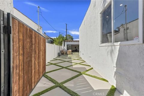 Tiny photo for 805 N Kemp St, Burbank, CA 91505 (MLS # BB25245957)
