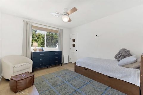 Tiny photo for 805 N Kemp St, Burbank, CA 91505 (MLS # BB25245957)
