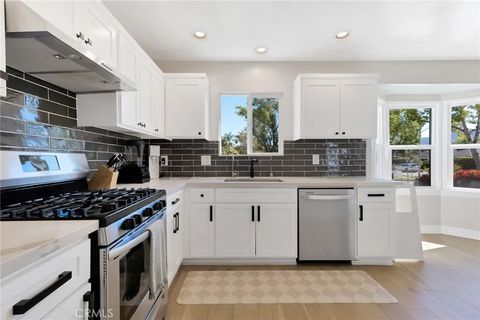 Tiny photo for 805 N Kemp St, Burbank, CA 91505 (MLS # BB25245957)