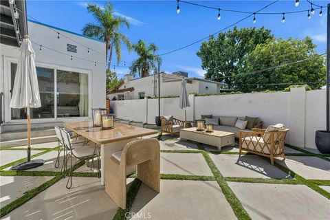 Tiny photo for 805 N Kemp St, Burbank, CA 91505 (MLS # BB25245957)