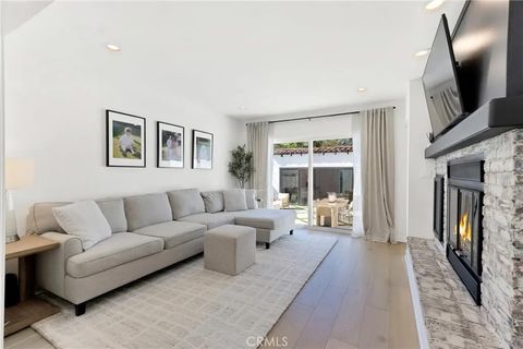 Tiny photo for 805 N Kemp St, Burbank, CA 91505 (MLS # BB25245957)