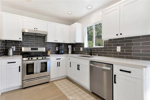 Tiny photo for 805 N Kemp St, Burbank, CA 91505 (MLS # BB25245957)