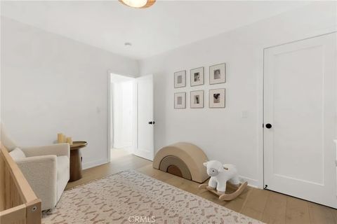 Tiny photo for 805 N Kemp St, Burbank, CA 91505 (MLS # BB25245957)