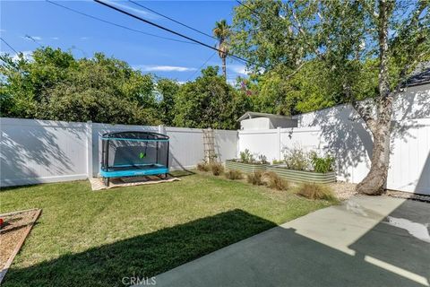 Tiny photo for 805 N Kemp St, Burbank, CA 91505 (MLS # BB25245957)