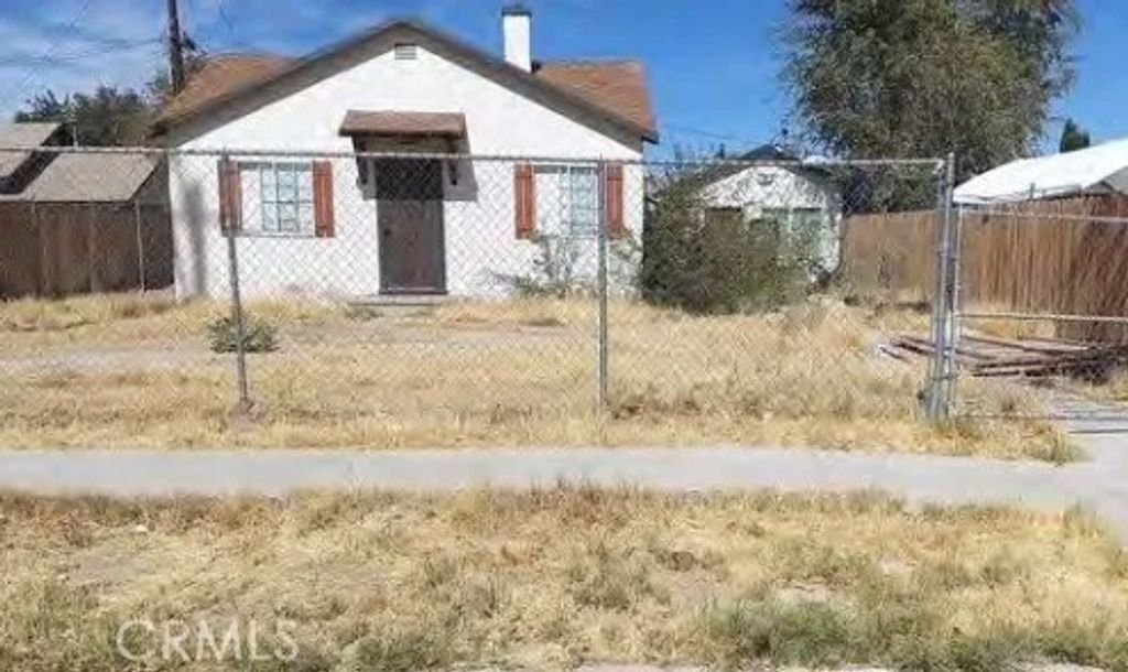 Photo of 44913 Redwood Ave, Lancaster, CA 93534 (MLS # IV25272725)