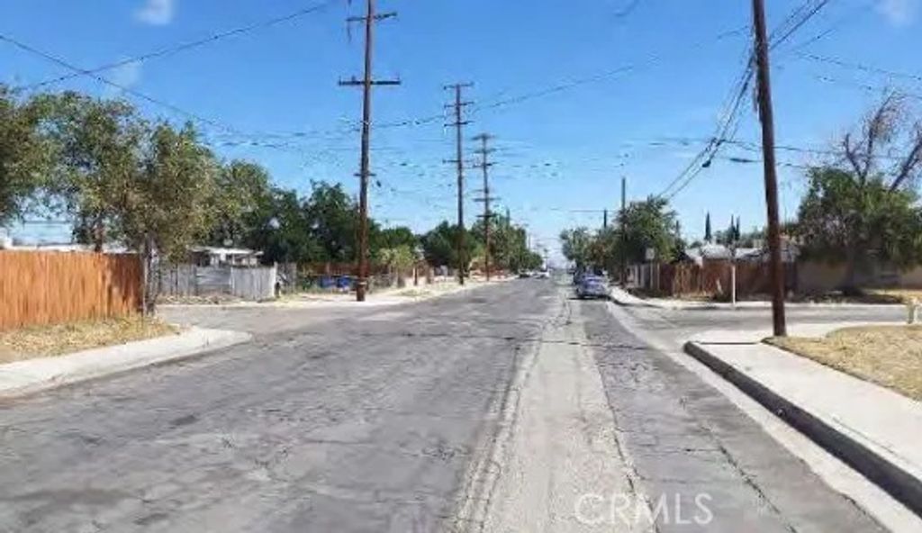 Photo of 44913 Redwood Ave, Lancaster, CA 93534 (MLS # IV25272725)