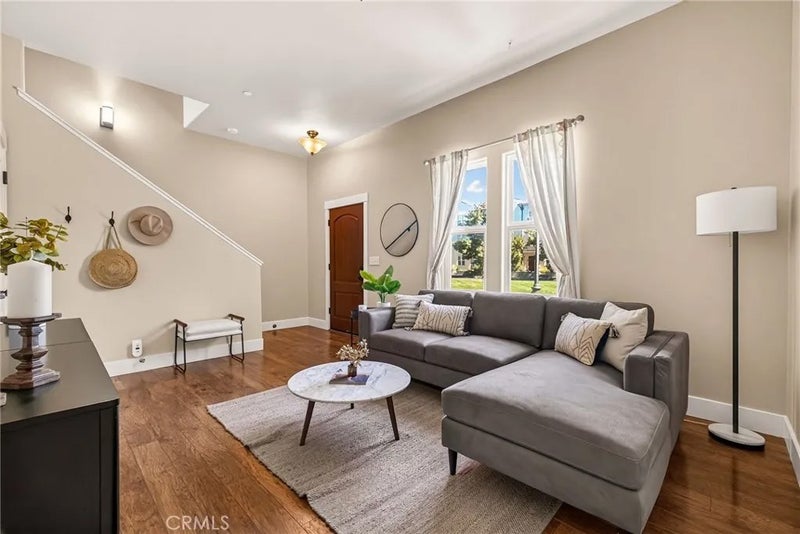2218 Hutchinson