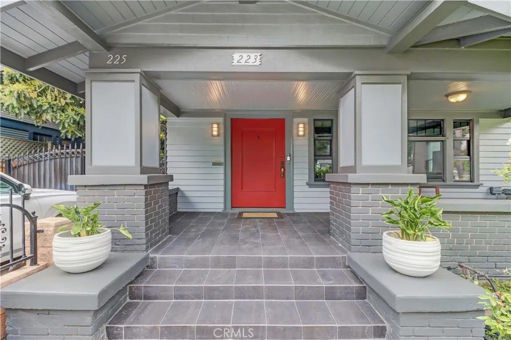 Photo of 223 N. St. Andrews Pl, Los Angeles, CA 90004 (MLS # OC26028435)