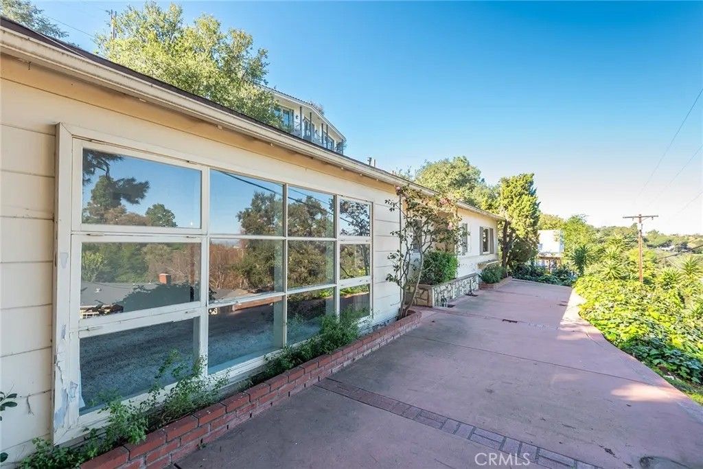 Photo of 3370 Coy, Sherman Oaks, CA 91423 (MLS # SR26035904)