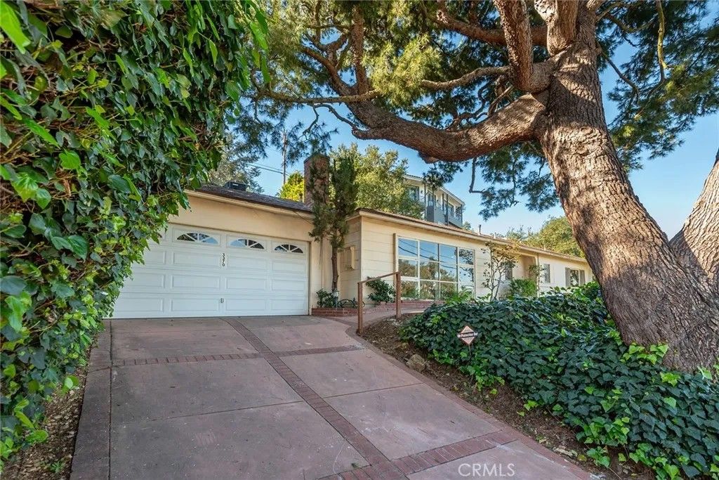 Photo of 3370 Coy, Sherman Oaks, CA 91423 (MLS # SR26035904)
