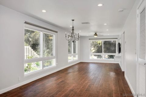 Tiny photo for 540 Hawthorn St #2E, San Diego, CA 92101 (MLS # 250041654)