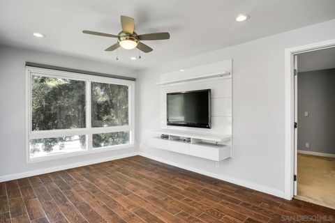 Tiny photo for 540 Hawthorn St #2E, San Diego, CA 92101 (MLS # 250041654)