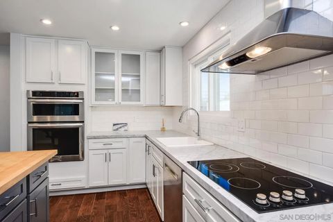 Tiny photo for 540 Hawthorn St #2E, San Diego, CA 92101 (MLS # 250041654)