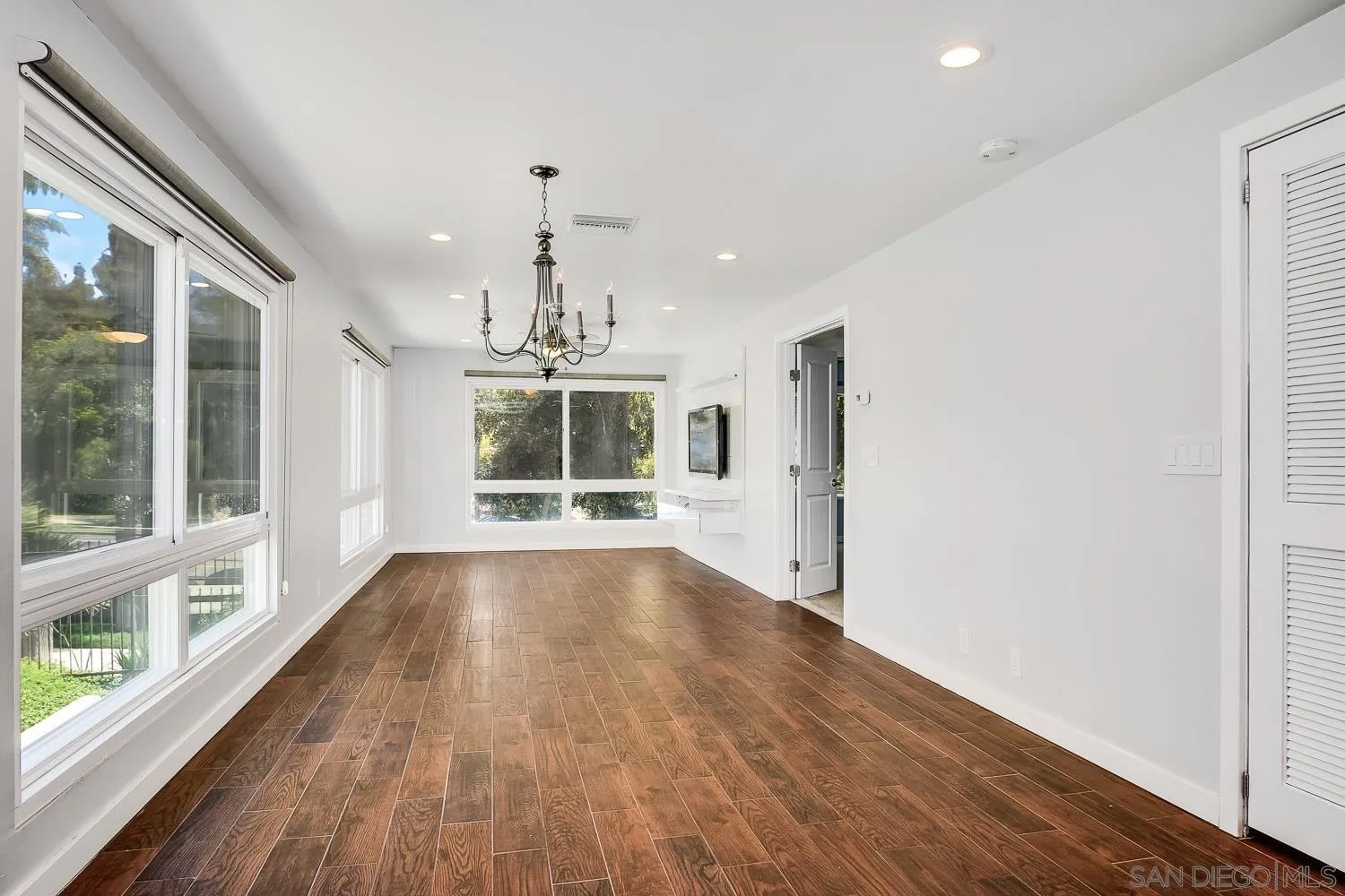 540 Hawthorn 2E