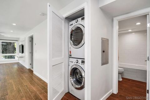 Tiny photo for 540 Hawthorn St #2E, San Diego, CA 92101 (MLS # 250041654)