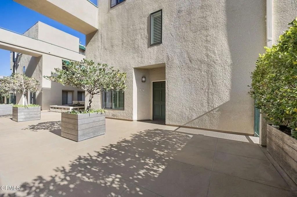 Photo of 484 S Euclid Ave #107, Pasadena, CA 91101 (MLS # P1-25206)