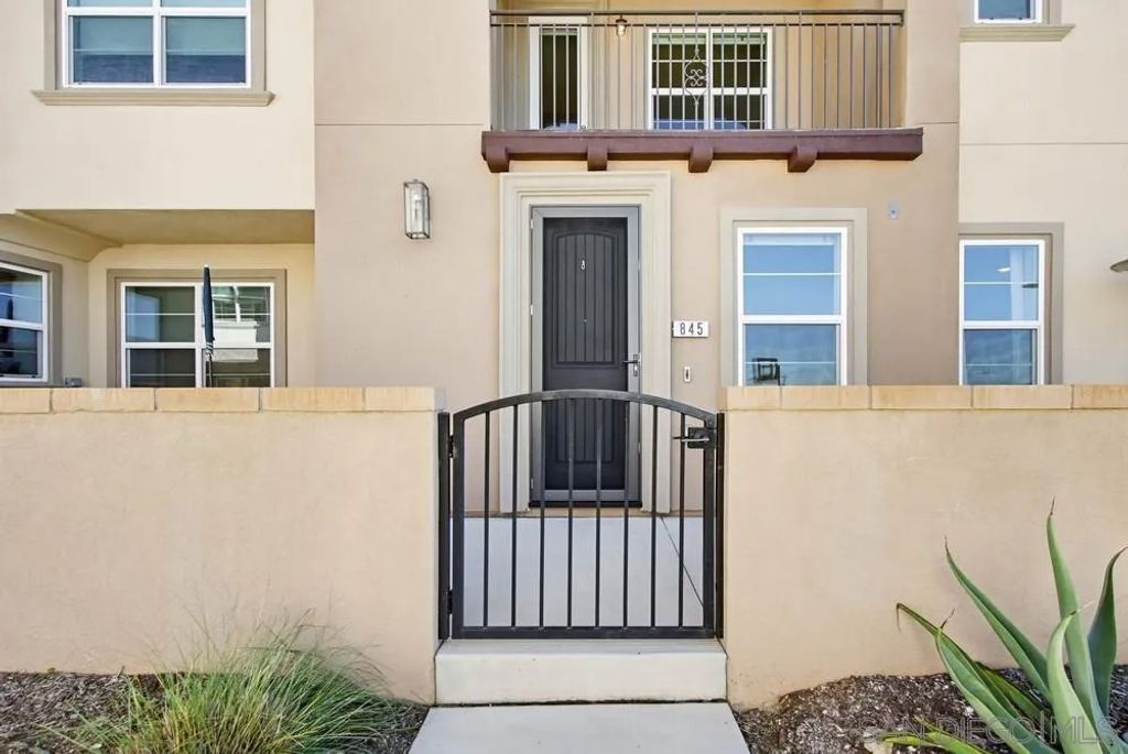 Photo of 845 Blackstone Dr, San Marcos, CA 92078 (MLS # 2601102)