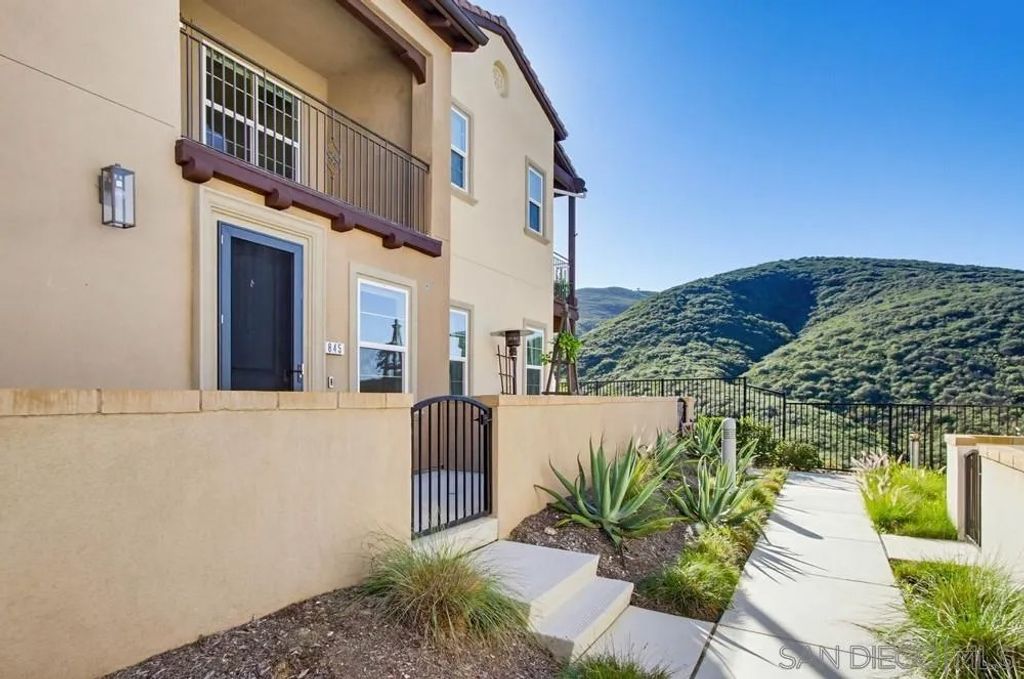 Photo of 845 Blackstone Dr, San Marcos, CA 92078 (MLS # 2601102)