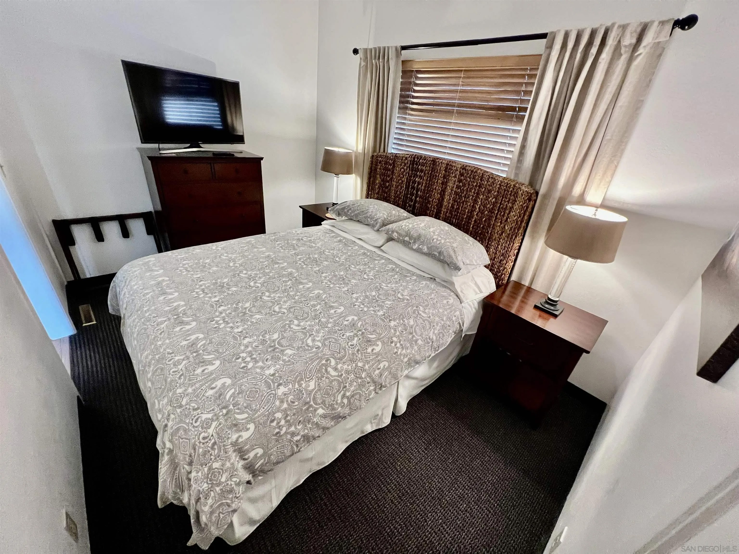 6628 La Jolla  Blvd.