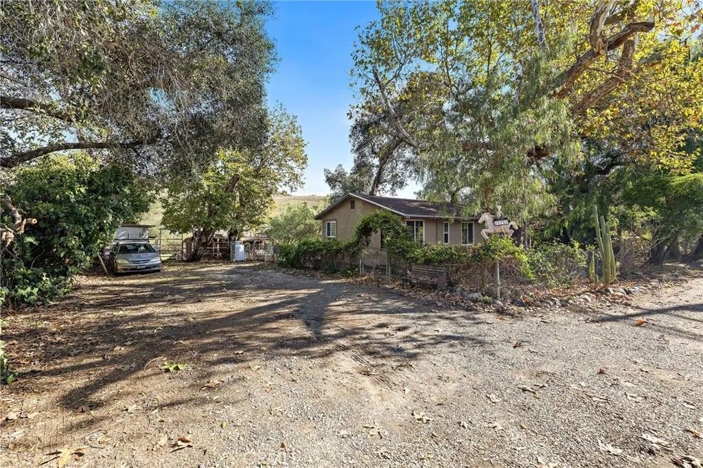 Photo of 20292 Sycamore Dr, Trabuco Canyon, CA 92679 (MLS # OC25267290)