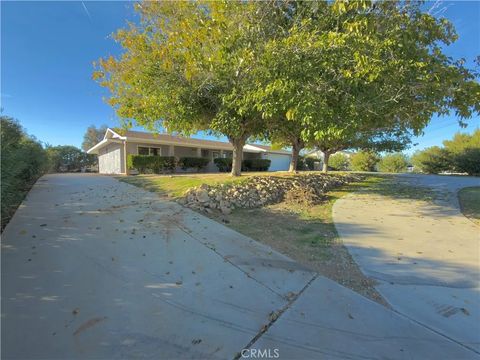 Photo of 9358 Peach Avenue, Hesperia, CA 92345 (MLS # IV25276330)
