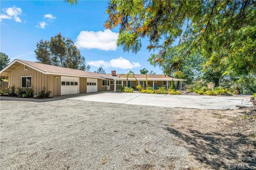 Photo of 39980 Via Fernando, Temecula, CA 92592 (MLS # SW26083158)