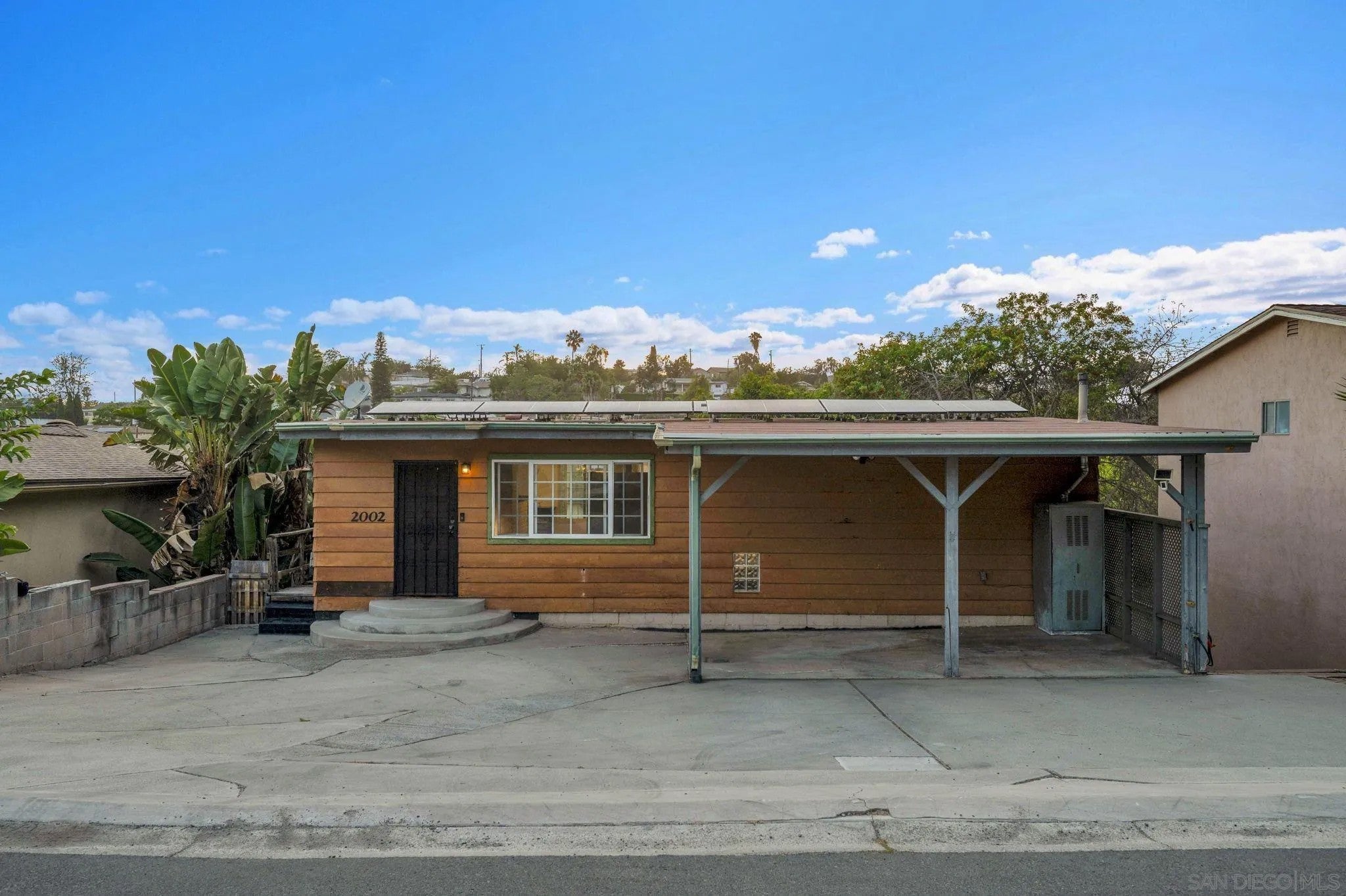 2002 Noble Street