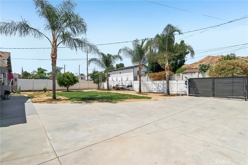 10065 Foothill