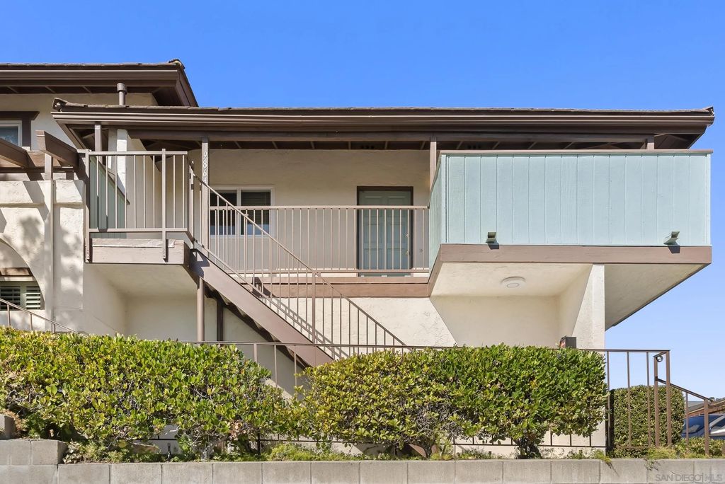 Photo of 9864 Caminito Cuadro, San Diego, CA 92129 (MLS # 260005105)