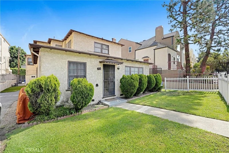 2526 S Centinela Avenue