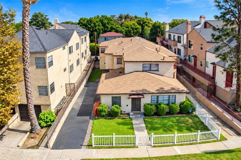 2526 S Centinela Avenue