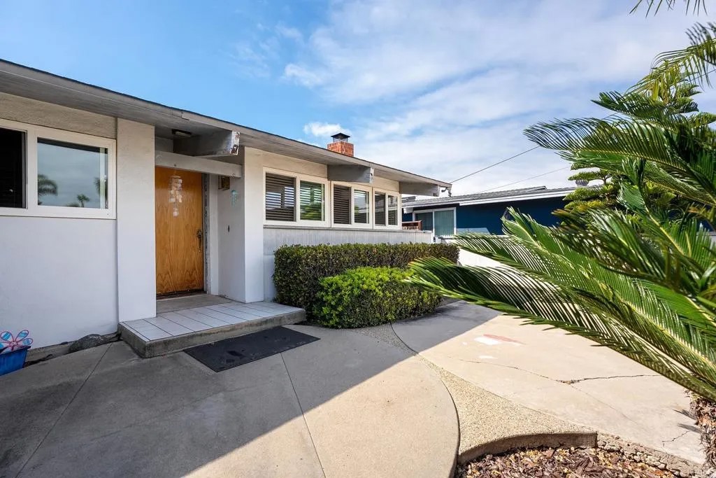 3026 Poinsettia Dr
