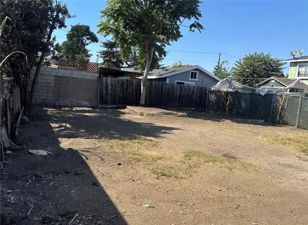 Photo of 0 Holmes Ave, Los Angeles, CA 90002 (MLS # DW26080744)