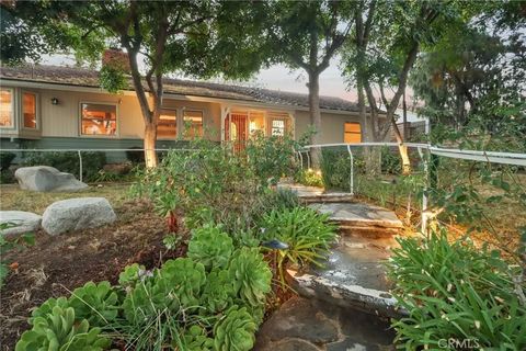 Photo of 11129 White Oak Ave, Granada Hills, CA 91344 (MLS # SR25274737)