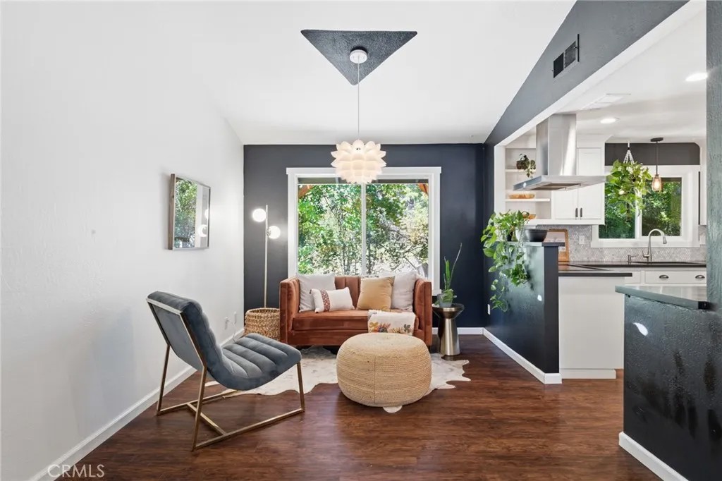8 Creekwood Court