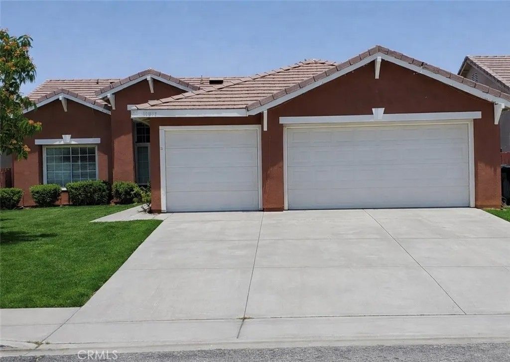 Photo of 13207 Fordham Circle, Victorville, CA 92392 (MLS # HD26008068)
