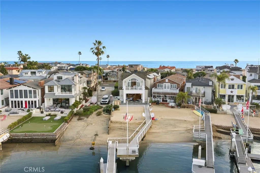 1324 E Balboa