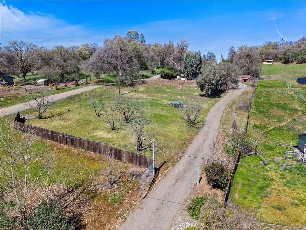 Photo of 9170 Upper Lake Lucerne Rd, Upper Lake, CA 95485 (MLS # LC26054613)