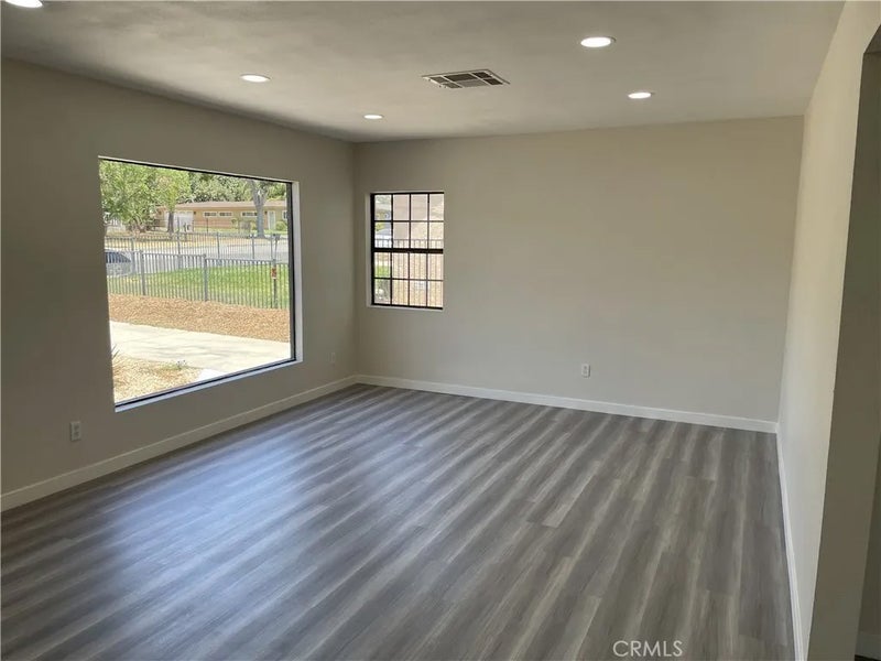 239 E 43rd Street