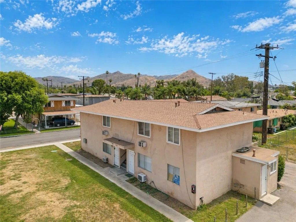 Photo of 421 Devener St, Riverside, CA 92507 (MLS # CV26019708)