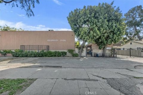Tiny photo for 15542 Sherman Way #11, Van Nuys, CA 91406 (MLS # BB26026632)