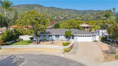 Photo of 335 W Northridge Ave, Glendora, CA 91741 (MLS # CV26055177)