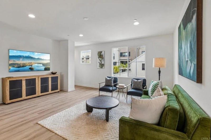 2572 Delphinium Lane
