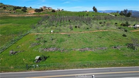 15736 Highland Valley Escondido CA 92025
