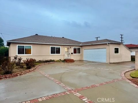 922 E Edgecomb Covina CA 91724