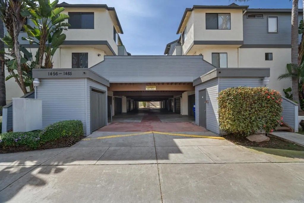 Photo of 1461 Hemlock Ave, Imperial Beach, CA 91932 (MLS # PTP2602120)