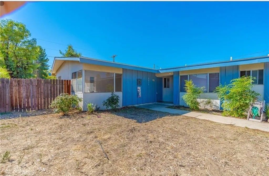 Photo of 41517 Marinen Drive, Hemet, CA 92544 (MLS # SB26097189)