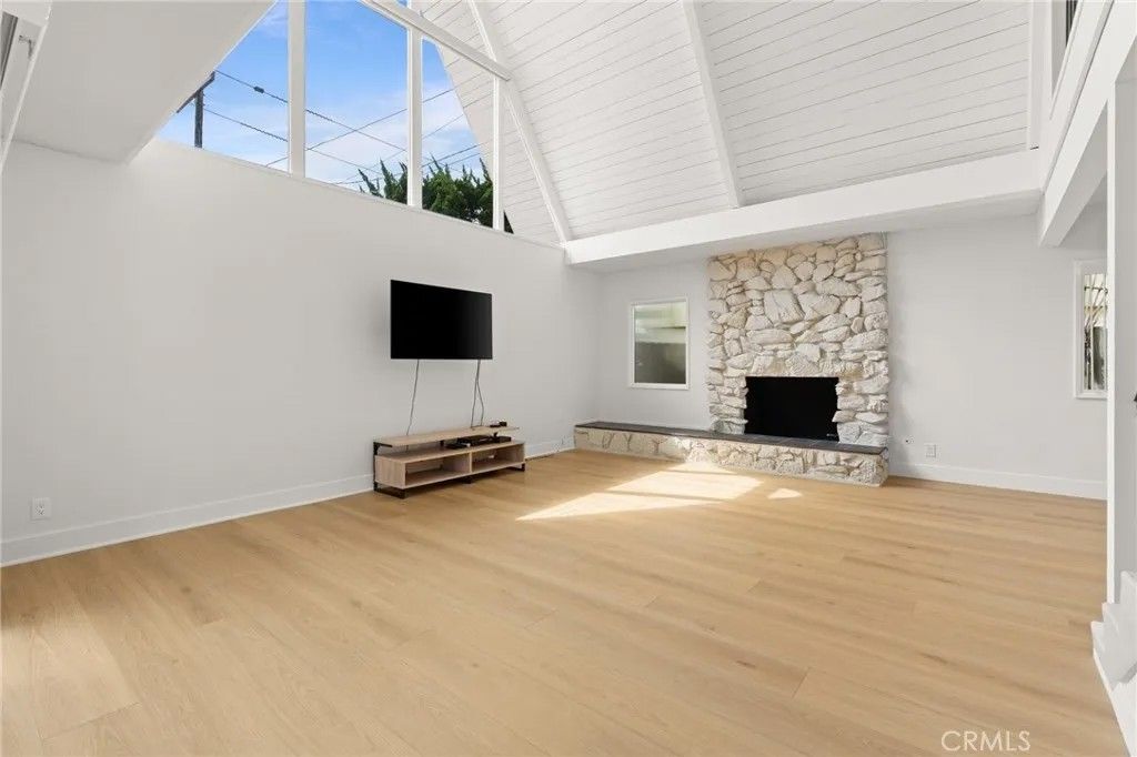 Photo of 709 13th Street, Manhattan Beach, CA 90266 (MLS # SB26078704)