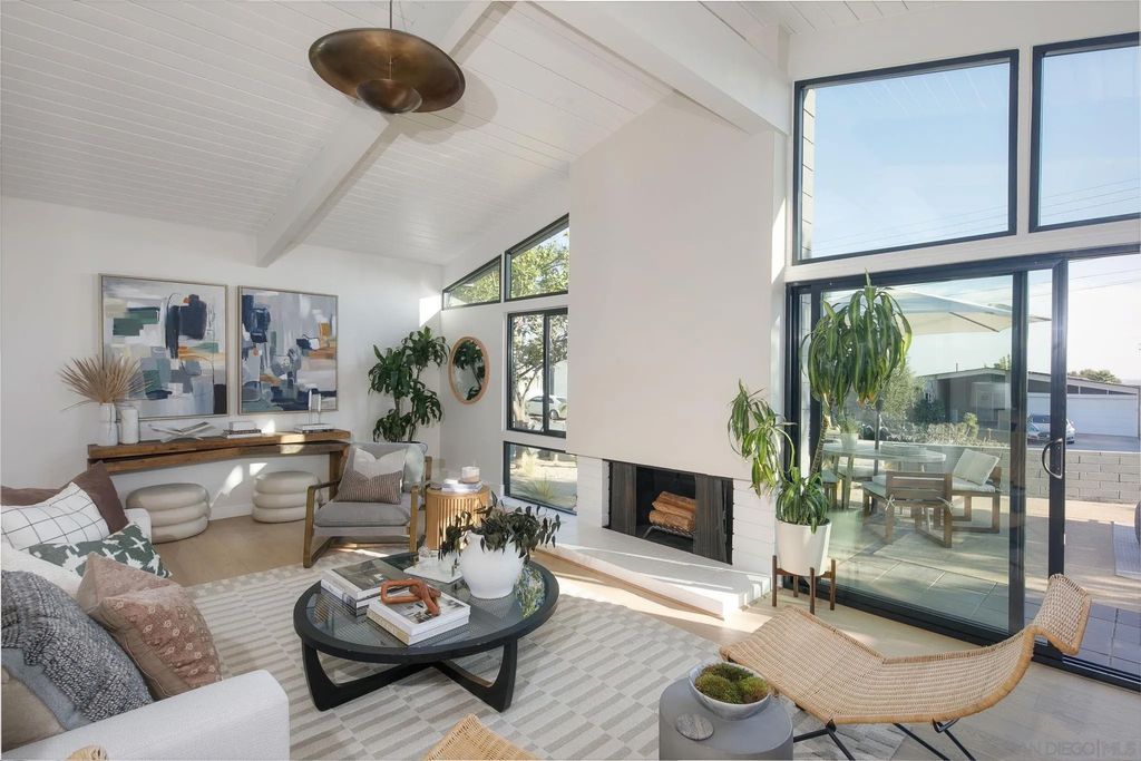 Photo of 2526 Aster St, San Diego, CA 92109 (MLS # 250043088)