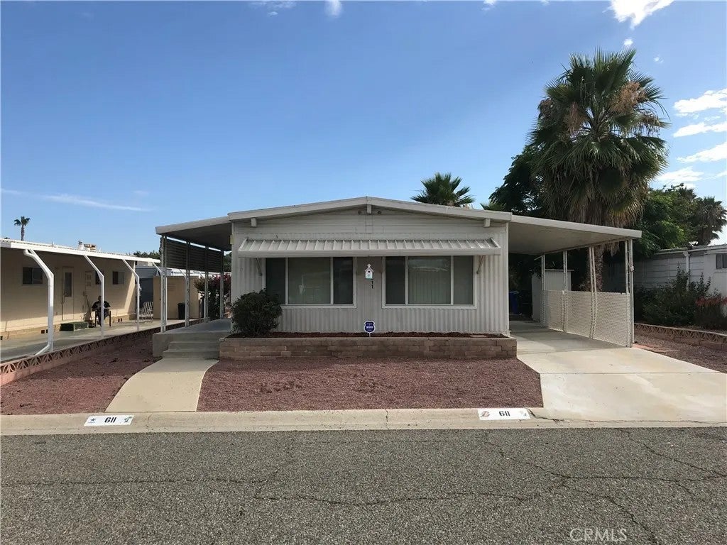 Photo of 611 Santa Clara CIR, Hemet, CA 92543 (MLS # SW26125467)